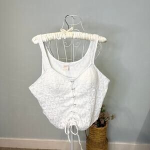 Gorgeous vintage y2k white lace corset tank bustier lace up top